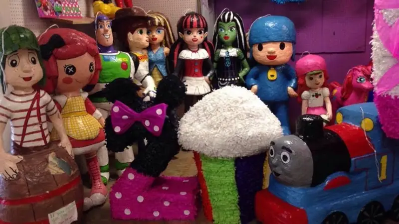 Foto de Piñatas y Papeleria Hatsune