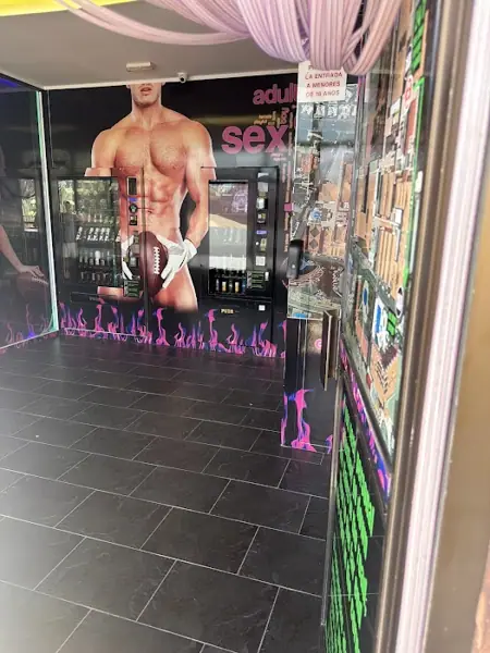 Foto de Hot Garage - Sex Shop Vending Machine 24h Maspalomas