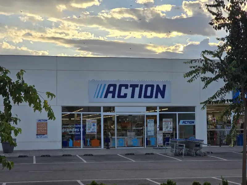 tienda de artículos de fiesta Action Valdepeñas-C. Viña Lola