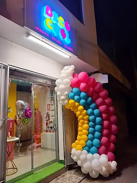 Arco de globos de Deco Cool S.A.C. en Ate