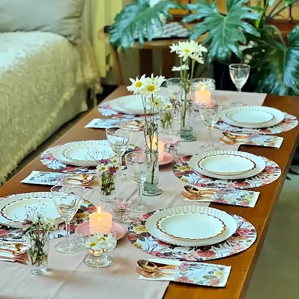 Mesa montada para fiesta de Planeta Fiesta Tienda Online – Cotillón para fiestas y cumpleaños en Villa Rosa