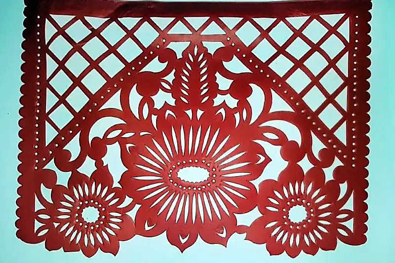 Decoración mexicana de Papel Picado en San Andrés Cholula
