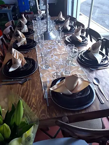 Mesa montada para fiesta de Banquetes magui Alquiladora en Cuautitlán Izcalli