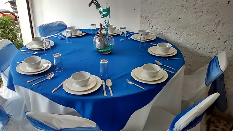 Mesa montada para fiesta de Banquetes "Ramos" en Jiutepec