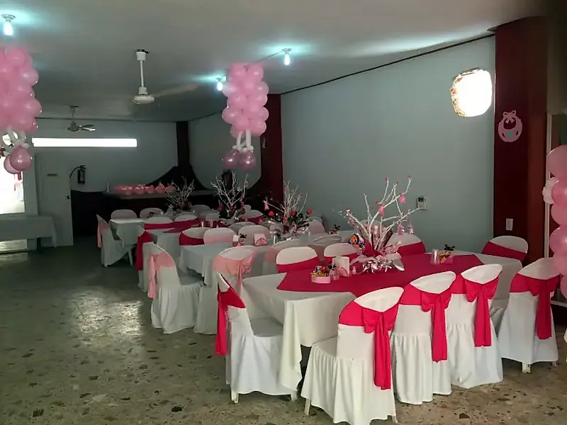 Decoración de XV años de Salón Chavalines en Poza Rica