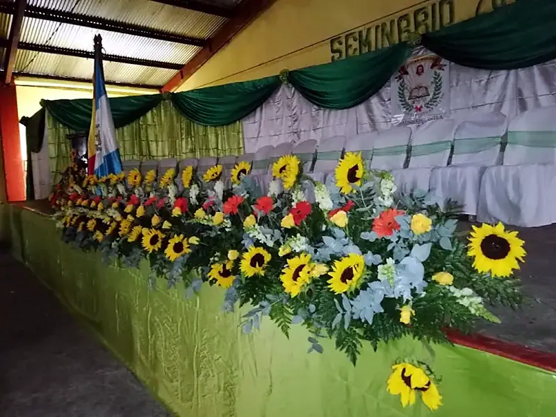 Decoración de Día de Muertos de Variedades Arco Iris en Mataquescuintla