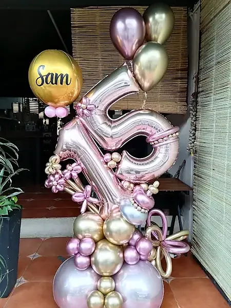 Globos de números de Fiesta Santav en Valle de Bravo