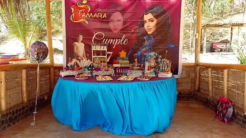 Mesa de dulces de ADORNOS JAYICAR en Máncora
