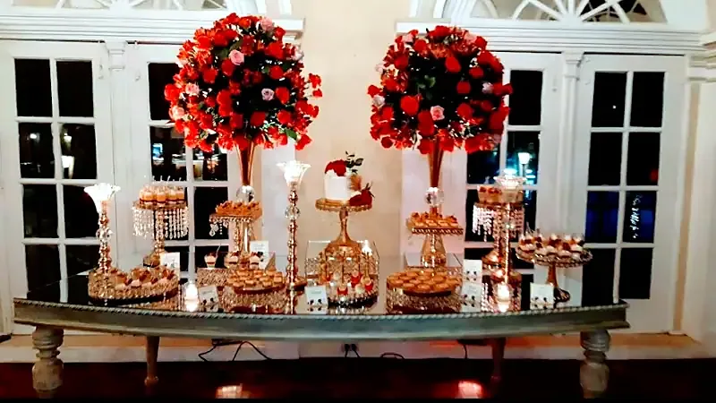 Mesa de dulces de DILUCCA PRODUCCIONES, EVENTOS EMPRESARIALES, BODAS, 15AÑEROS Y MAS... en Barranquilla