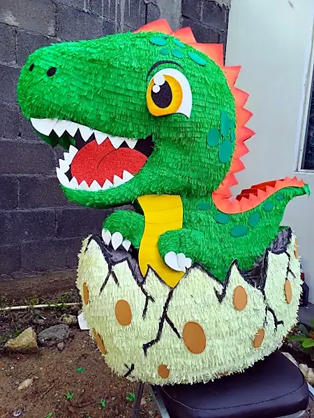 Piñata de Piñatas luna en Ciénega de Flores