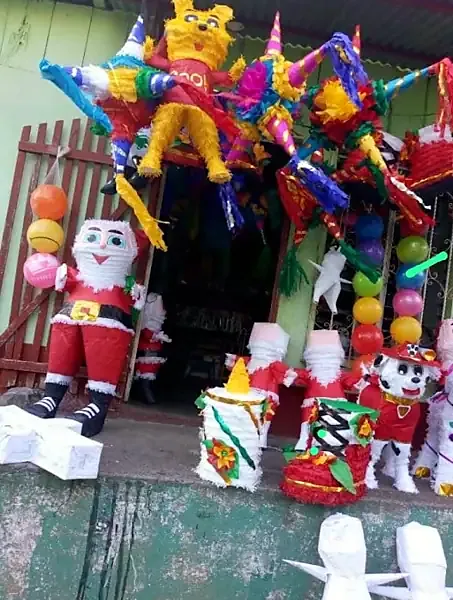 Decoración de posada de Piñateria Angelito en San Pablo